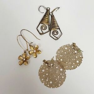 Gold style wire costume earrings bundle